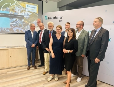 Übergabe Förderbescheid Fraunhofer im TGZ