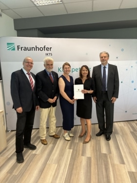 Übergabe Förderbescheid Fraunhofer im TGZ